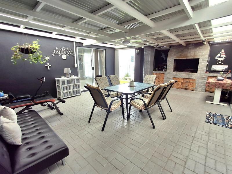3 Bedroom Property for Sale in Golden Mile Western Cape